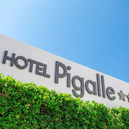 Pigalle ホテル 3*