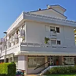 Pigalle Hotel